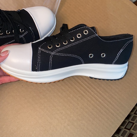 Canvas Chic Me Sneakers - Picture 7 of 8